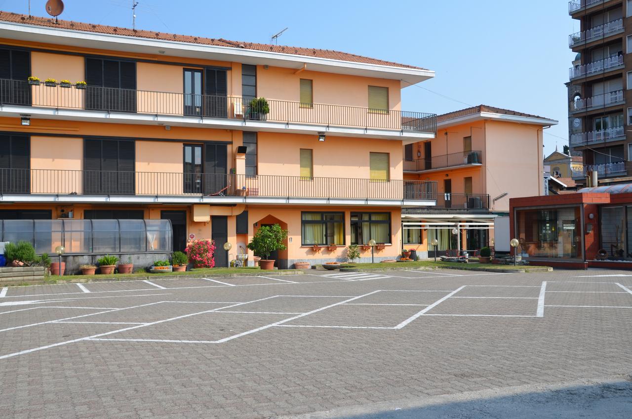 Albergo Roma Gattico Zewnętrze zdjęcie